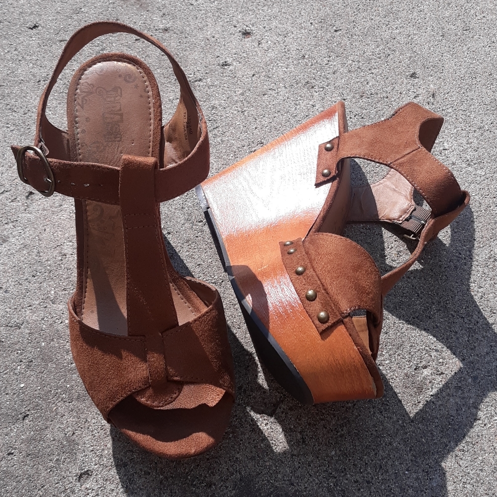 Brash 5" suede platform wedge sandals size 11